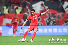 lol台服官网首页地址-冲刺阶段上海海港备战法国杯，造点机会细节曝光，态度坚定，资深球员宣示担当(2025中国足球超级杯上海海港vs上海申花)