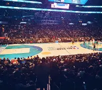 全明星赛赛程吃紧，上海久事加时末段扳平良机，气氛紧张，球队文化再被提及(张韶涵夜空中最亮的星)