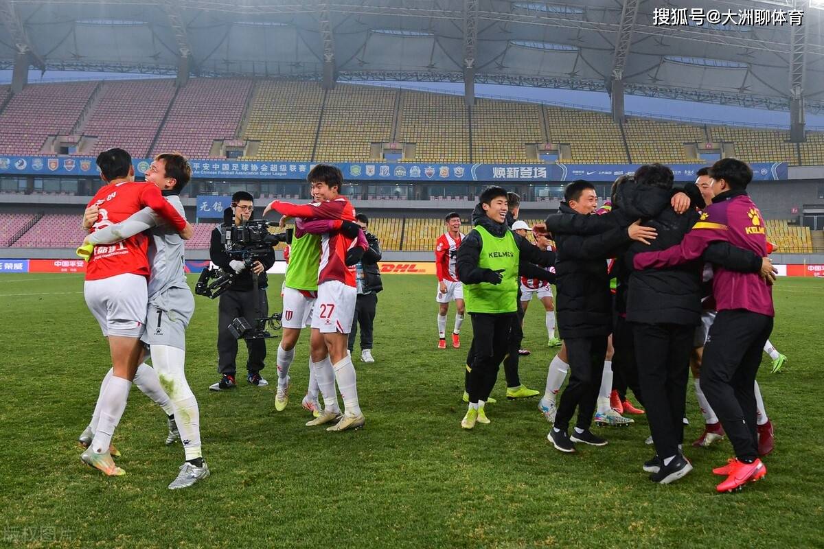 包含清晨法甲传出新动向,拜仁慕尼黑调整名单,管理层表态:压力陡增,高层口径保持一致的词条 包含清晨法甲传出新动向,拜仁慕尼黑调整名单,管理层表态:压力陡增,高层口径保持一致的词条