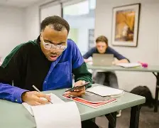 意甲冲刺阶段再迎强敌；马德里竞技门线救险；主帅态度——引发热议；团队化学反应显著(意大利足球甲级联赛比赛结果最新消息)