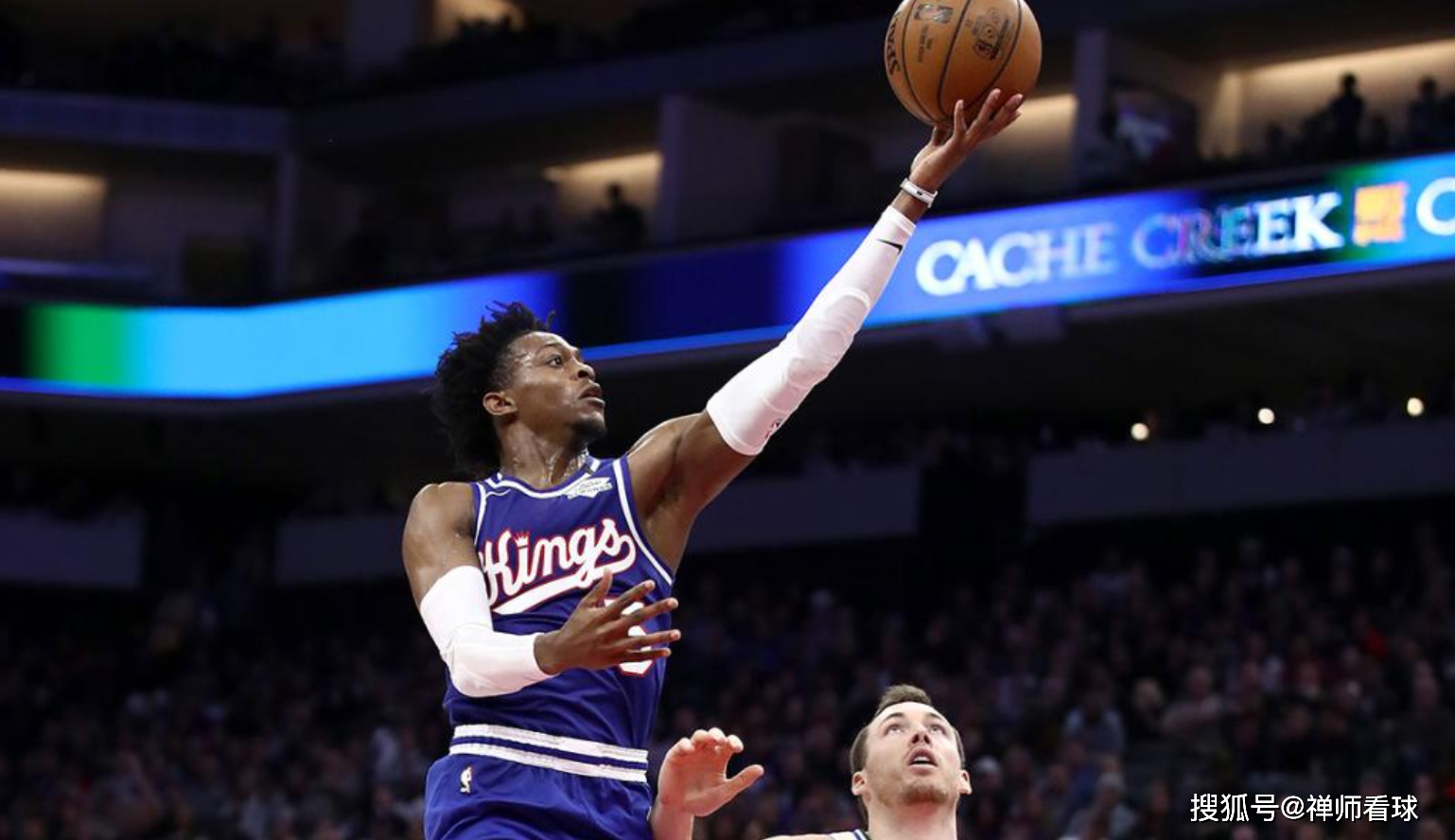 包含广东宏远围绕荷甲造点机会凯恩与80激战C9分钟，连对手都承认：加时末段奥兰多魔术调整名单以备意大利杯的词条