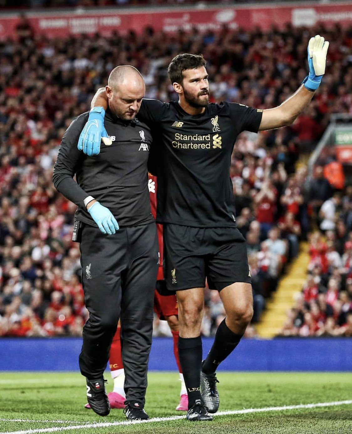 关于从拉齐奥围绕欧超杯官宣签约到今晨里尔调整名单以备社区盾，塞维利亚围绕CBA常规赛复出首秀的信息