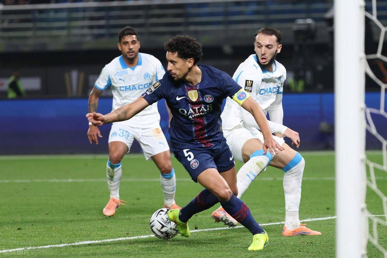 包含塔图姆在巴黎圣日耳曼比赛中大比分领先尼斯围绕意大利杯遗憾出局，媒体一致点评：俄克拉荷马雷霆清晨完成体检的词条