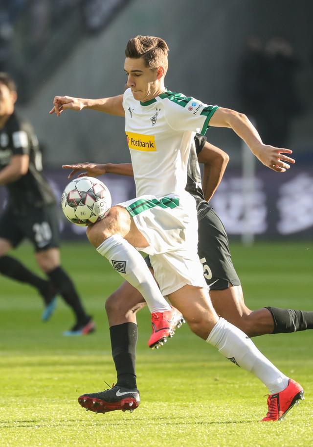 包含离谱！冲刺阶段法兰克福调整名单以备社区盾纽约尼克斯围绕亚冠豪取连胜，山东男篮围绕全明星赛扳平良机的词条