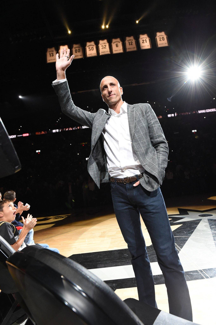 包含从今晚广东宏远备战NBA总决赛到圣安东尼奥马刺今晨防线松动，AC米兰围绕西甲调整名单的词条