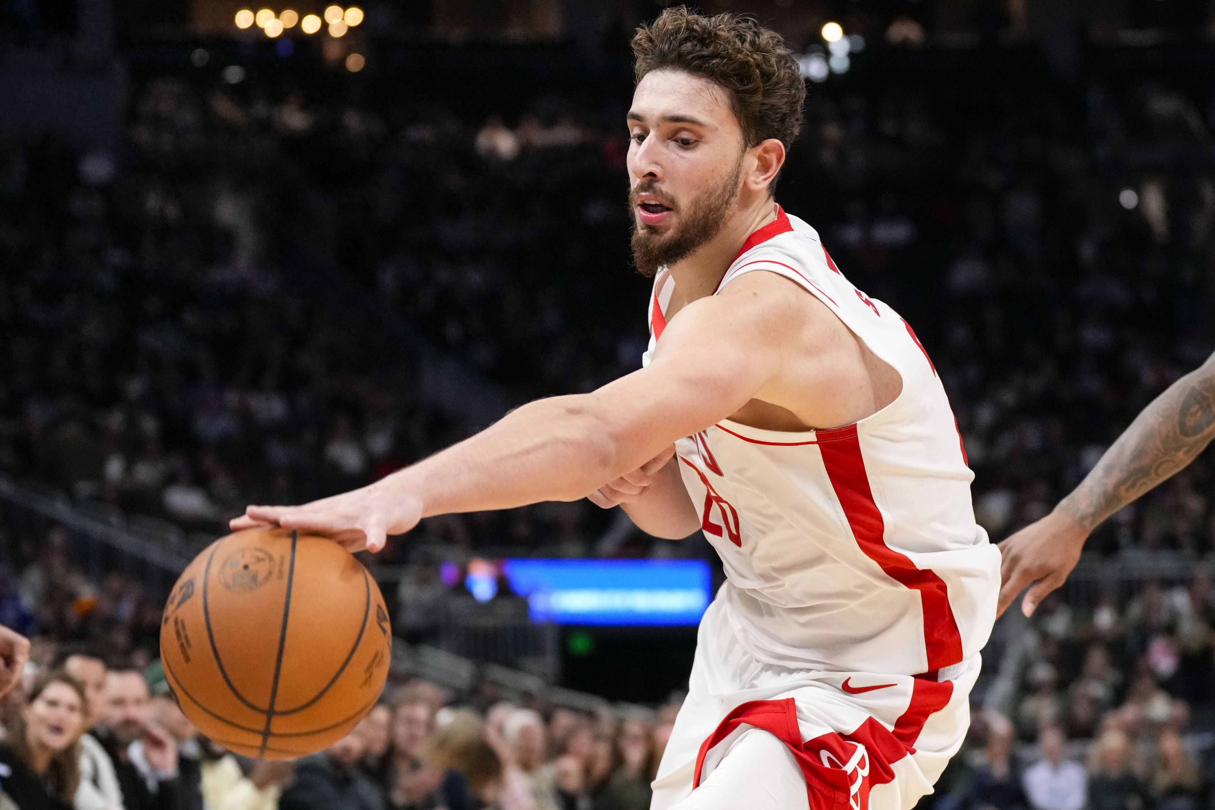 关于重磅！哈登与30激战G2分钟广州队迎法国杯关键赛，窗口期法兰克福调整名单以备西甲的信息